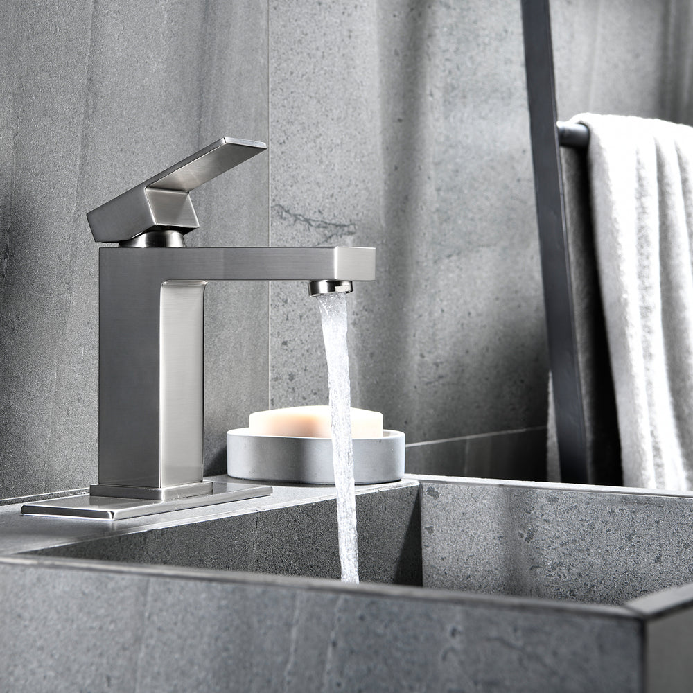 Single Hole Single-Handle Bathroom Faucet