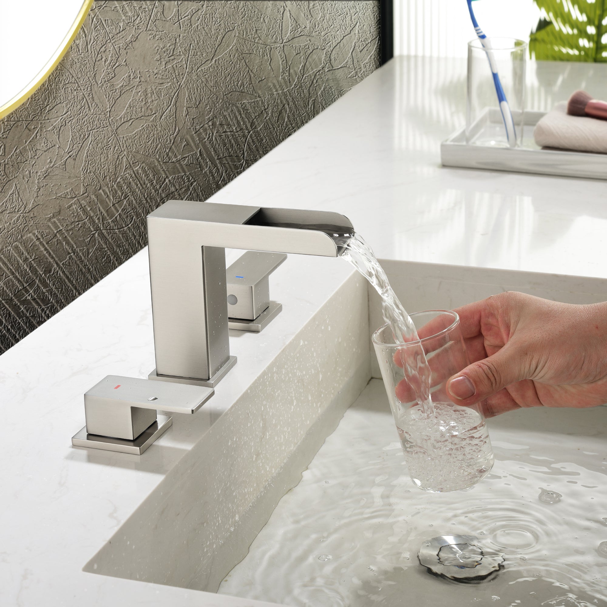 Double Handle Bathroom Sink Faucet with Drainer