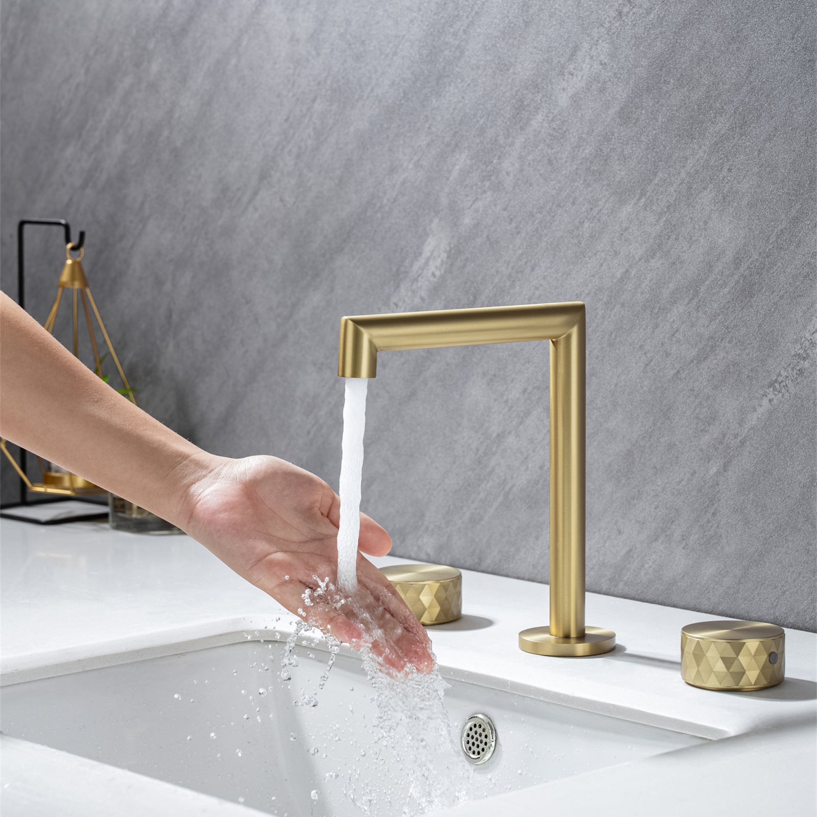 Bathroom Sink Faucet with 2 Handles, Bathroom Tap Mixer Faucet, Deck Mounted Solid Brass Bathroom Faucet, Golden Brushed