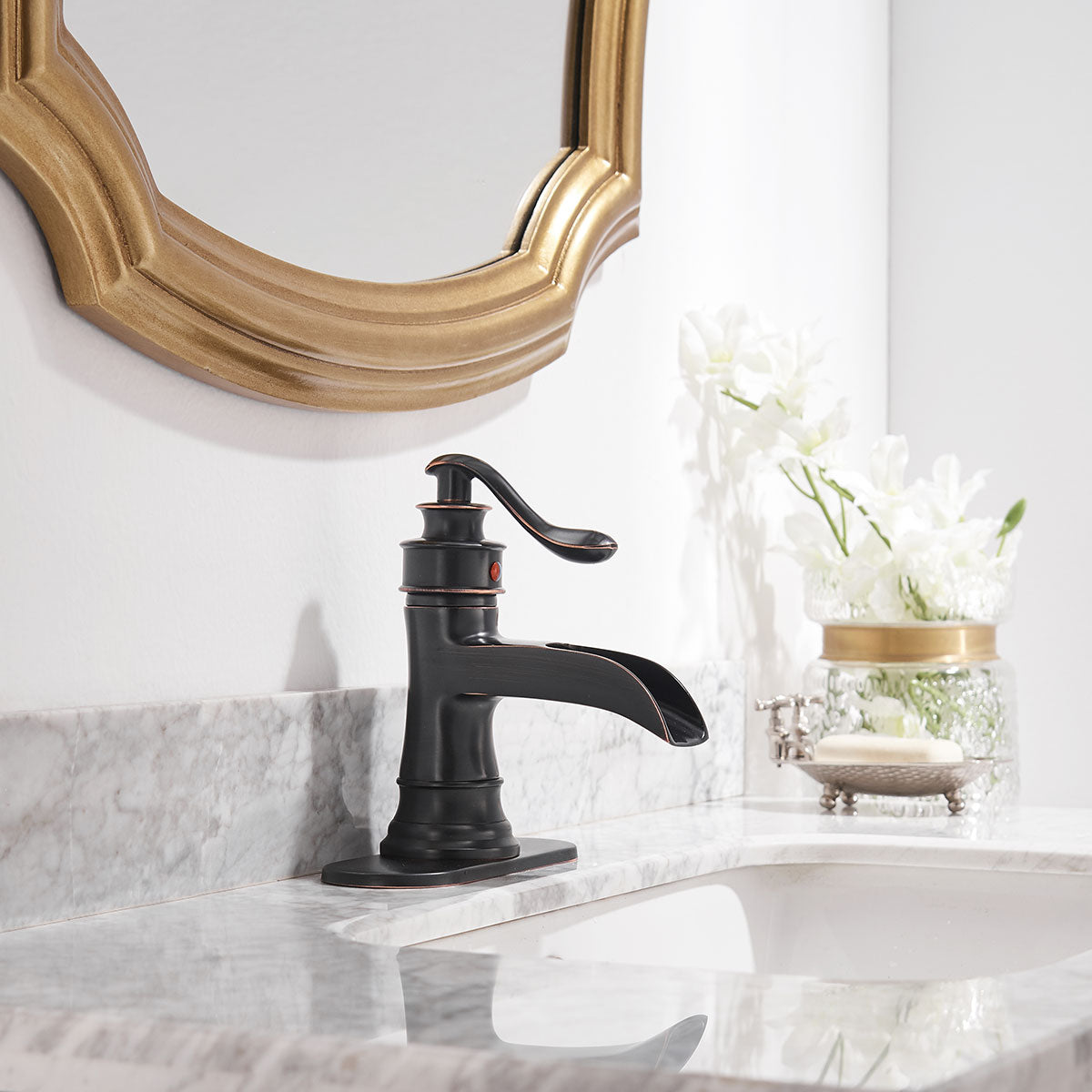 Sleek Stylish Single Hole Single-Handle Bathroom Faucet