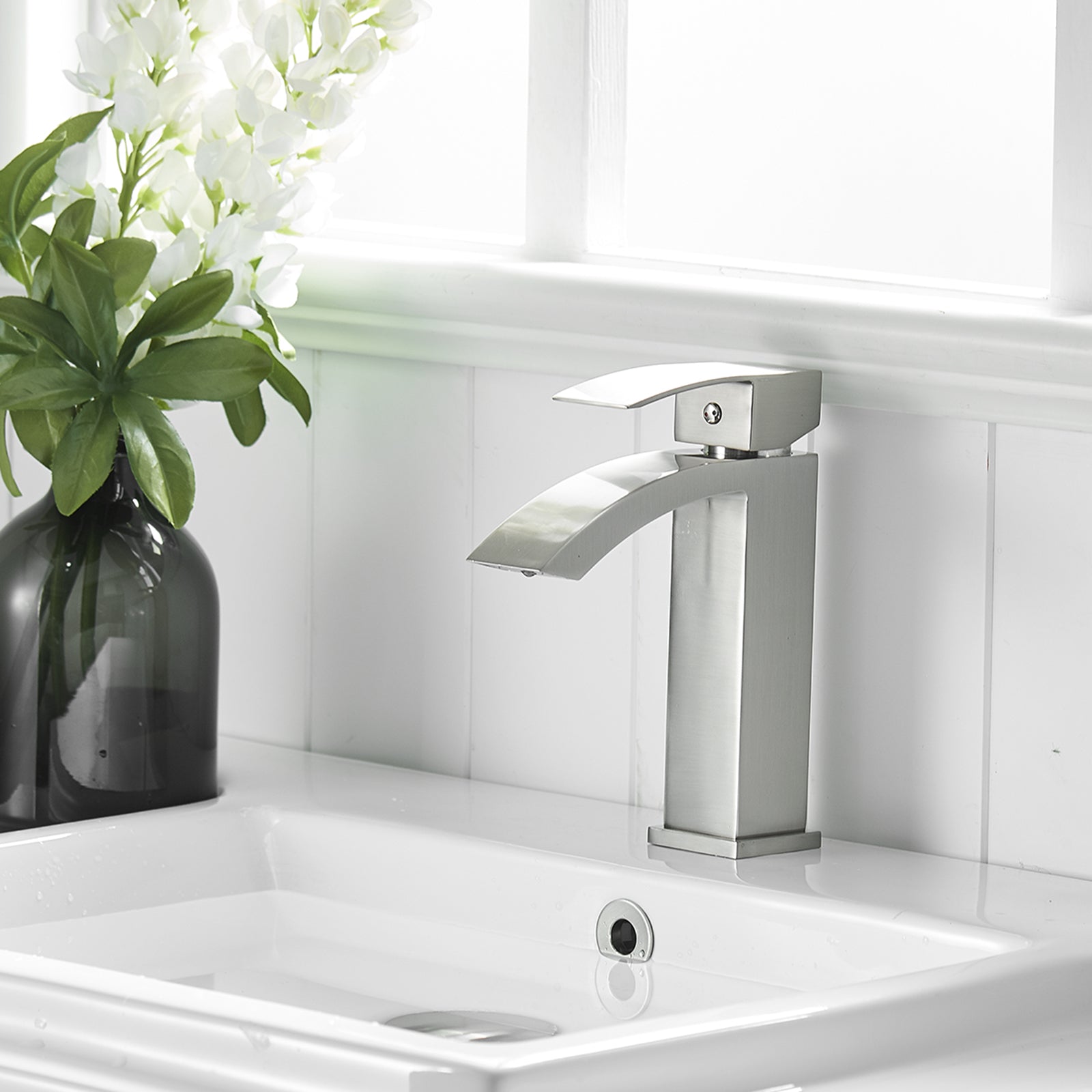 Single Handle Single Hole Bathroom Faucet