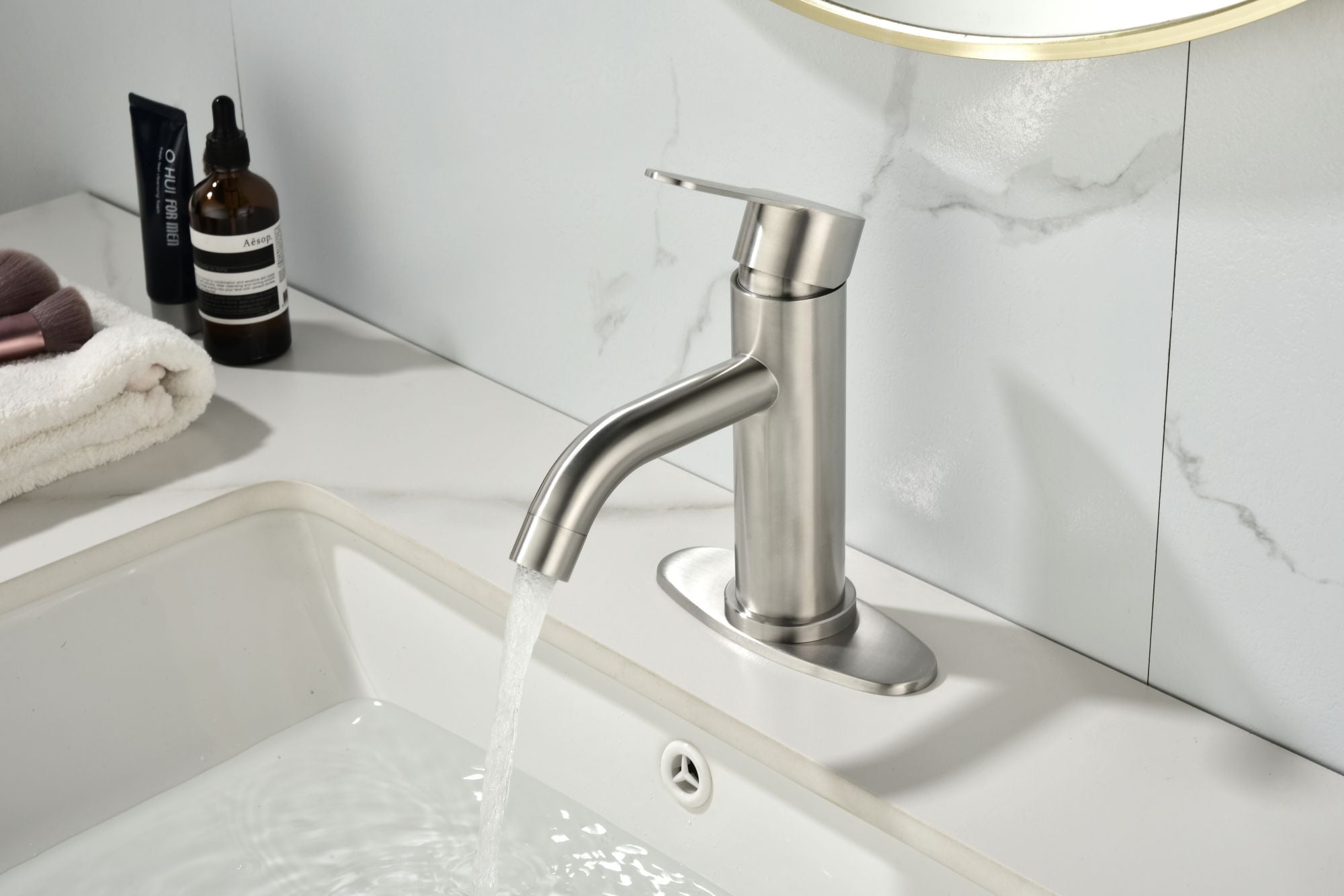 Single-Handle Single-Hole Bathroom Faucet