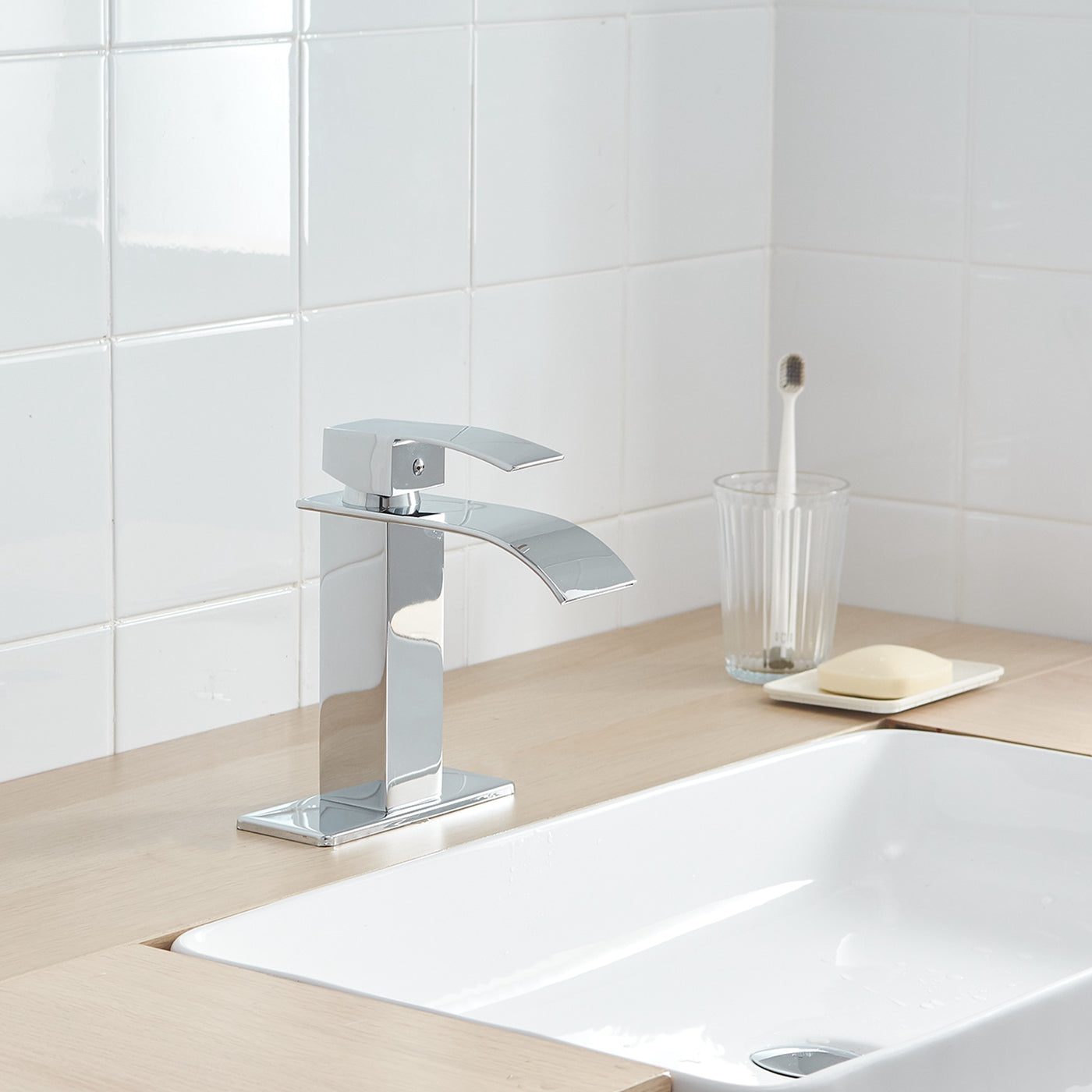 wall mounted bathroom faucets